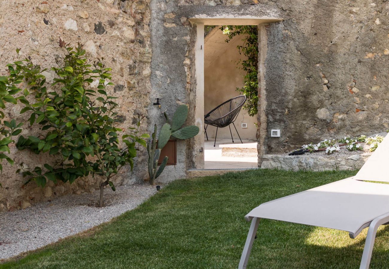 Ferienwohnung in Tignale - Rustico Minichèto -La Vigna: gepflegte Wohnung mit Balkon mit Seeblick