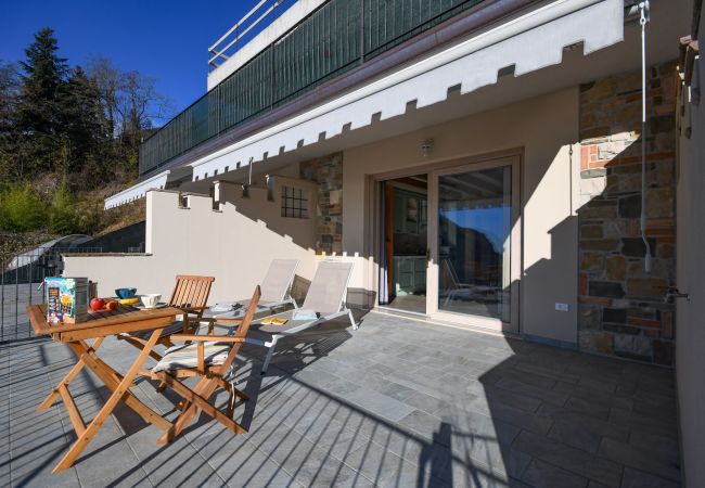 Ferienwohnung in Tignale - Conte, mit grossem Balkon und Seeblick