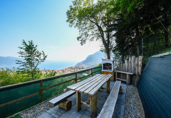 Ferienwohnung in Tignale - Conte, mit grossem Balkon und Seeblick