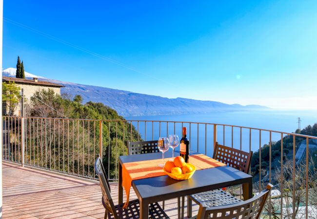 Ferienwohnung in Tignale - Orange House mit traumhaften Seeblick