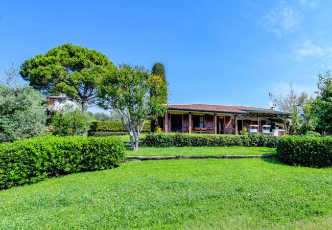 Villa in Manerba del Garda - Vilal Silva, mit traumhaften Seeblick