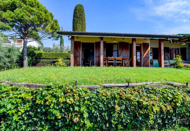 Villa in Manerba del Garda - Vilal Silva, mit traumhaften Seeblick