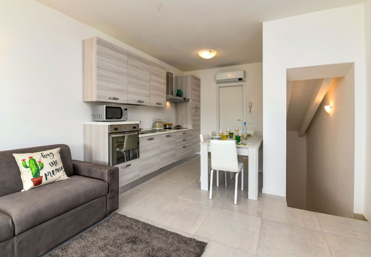 Ferienwohnung in Manerba del Garda -  Villa Meri Star: neue Eröffnung nur wenige Schritte vom Strand 