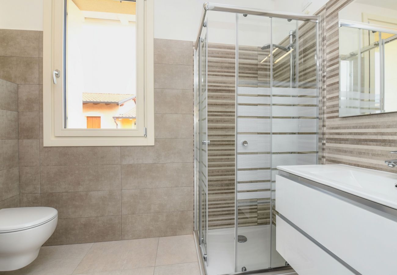 Ferienwohnung in Manerba del Garda -  Villa Meri Star: neue Eröffnung nur wenige Schritte vom Strand 