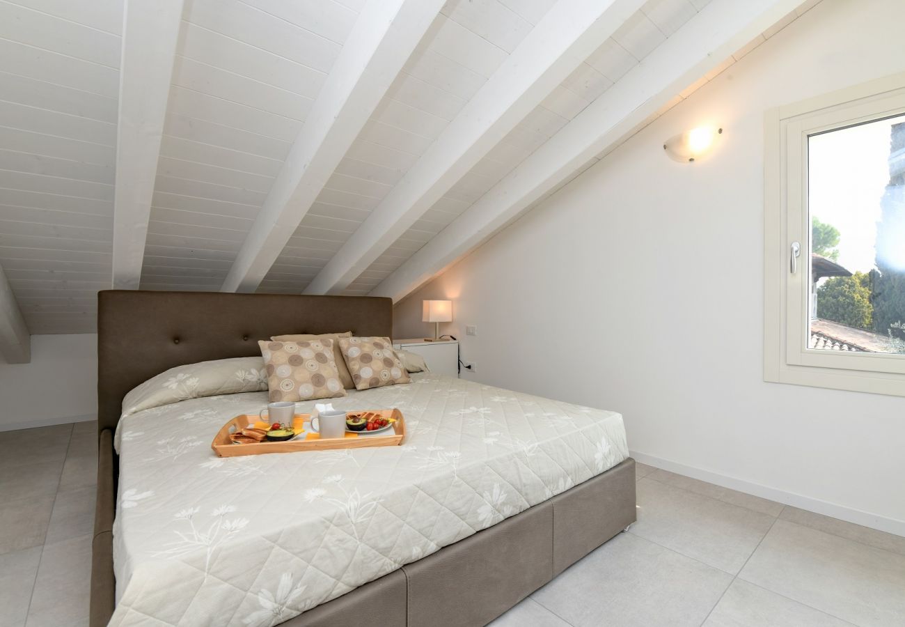 Ferienwohnung in Manerba del Garda -  Villa Meri Star: neue Eröffnung nur wenige Schritte vom Strand 