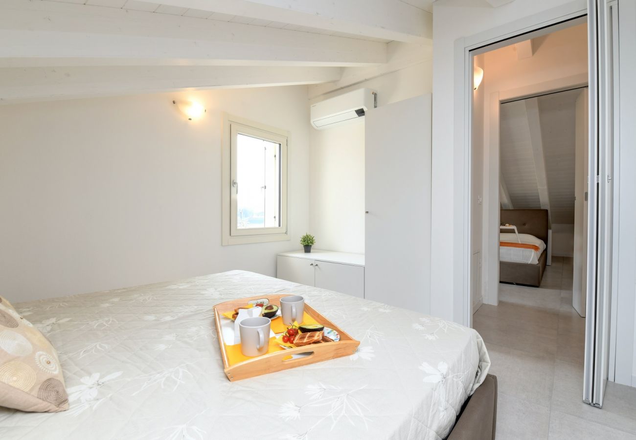 Ferienwohnung in Manerba del Garda -  Villa Meri Star: neue Eröffnung nur wenige Schritte vom Strand 