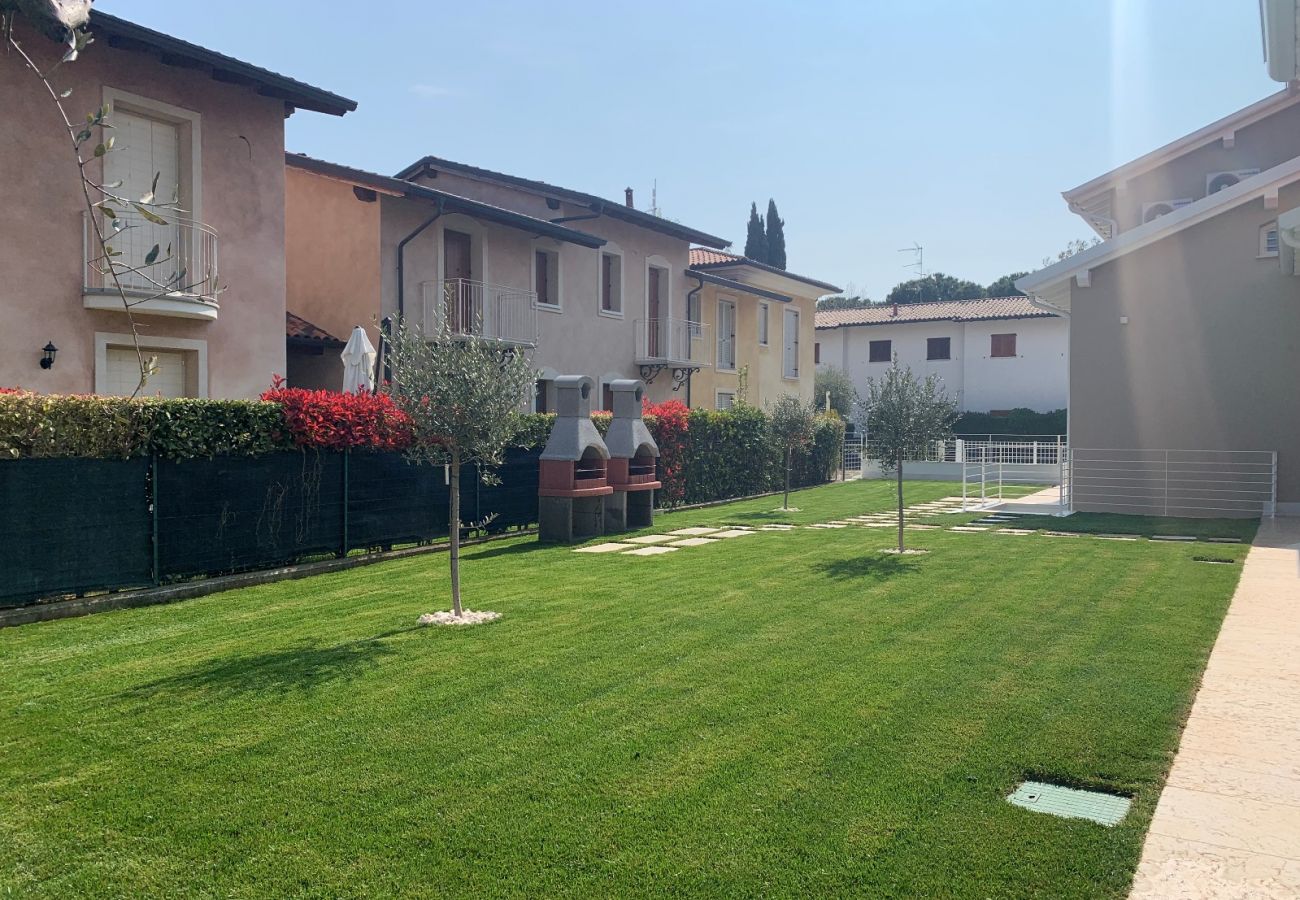 Ferienwohnung in Manerba del Garda -  Villa Meri Star: neue Eröffnung nur wenige Schritte vom Strand 