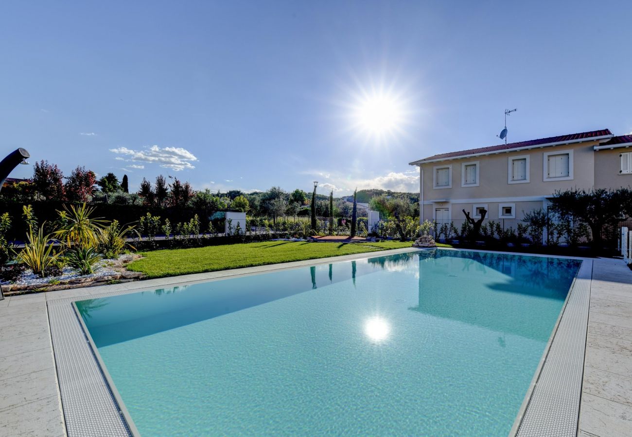 Ferienwohnung in Manerba del Garda -  Villa Meri Star: neue Eröffnung nur wenige Schritte vom Strand 
