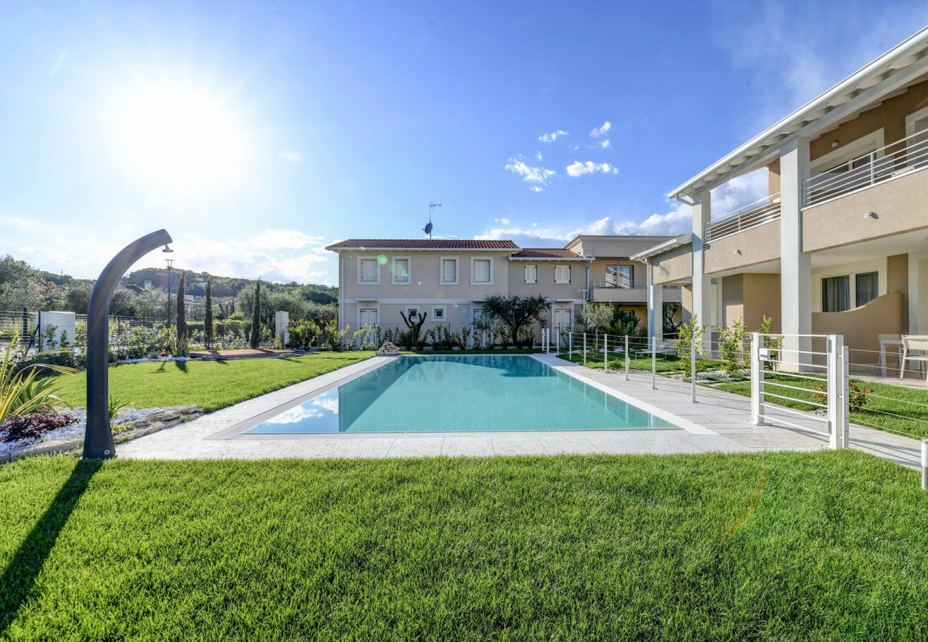 Ferienwohnung in Manerba del Garda -  Villa Meri Star: neue Eröffnung nur wenige Schritte vom Strand 
