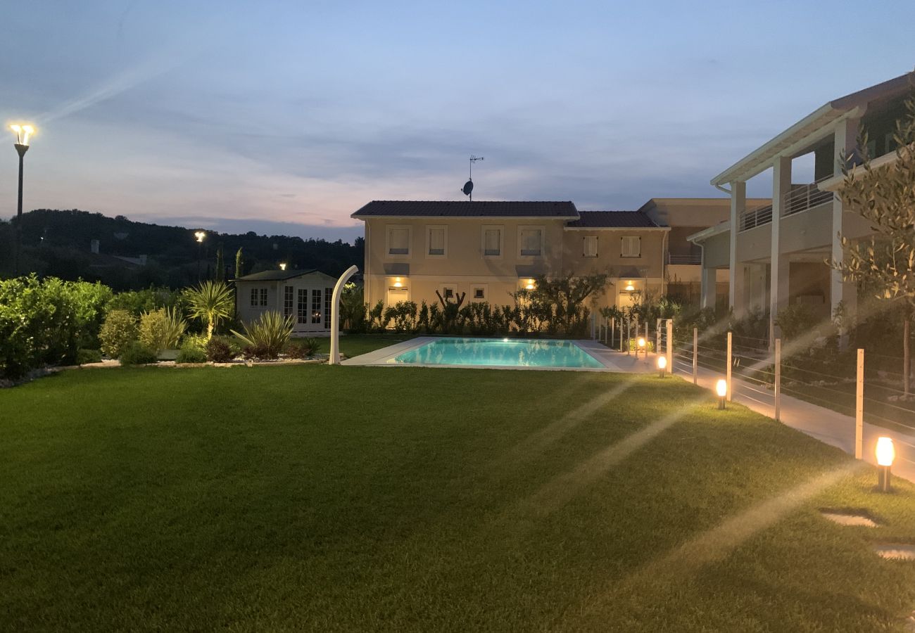 Ferienwohnung in Manerba del Garda -  Villa Meri Star: neue Eröffnung nur wenige Schritte vom Strand 