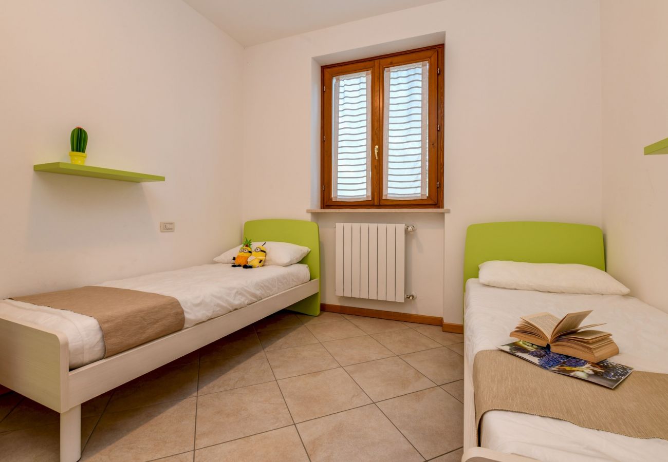 Ferienwohnung in Toscolano-Maderno - 7 Sunshine: mit Seeblick uns Pool