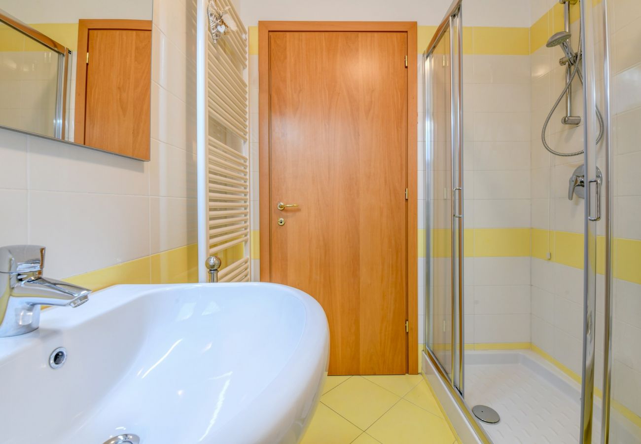 Ferienwohnung in Toscolano-Maderno - 7 Sunshine: mit Seeblick uns Pool