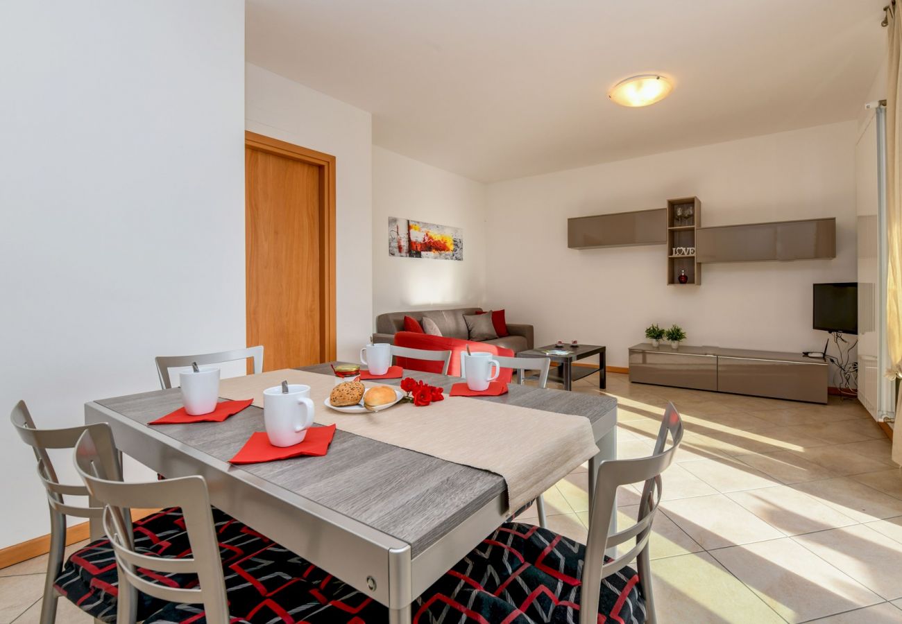 Ferienwohnung in Toscolano-Maderno - 7 Sunshine: mit Seeblick uns Pool