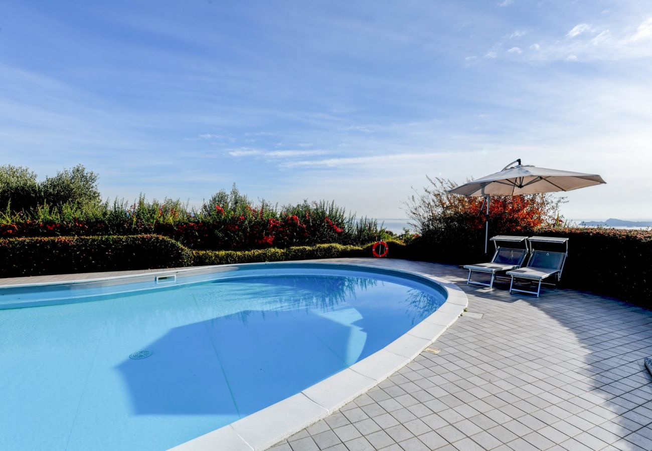 Ferienwohnung in Toscolano-Maderno - 7 Sunshine: mit Seeblick uns Pool