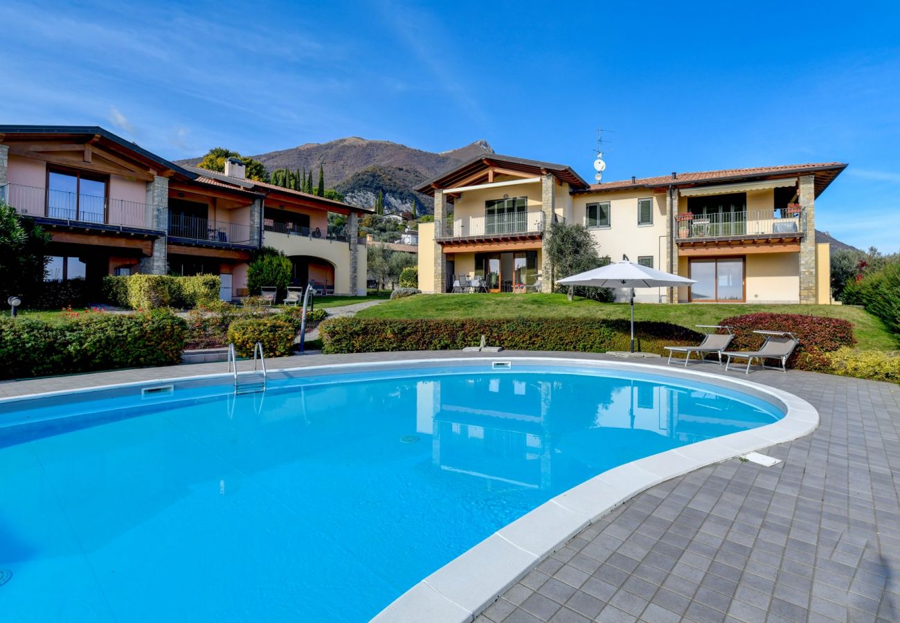 Ferienwohnung in Toscolano-Maderno - 7 Sunshine: mit Seeblick uns Pool