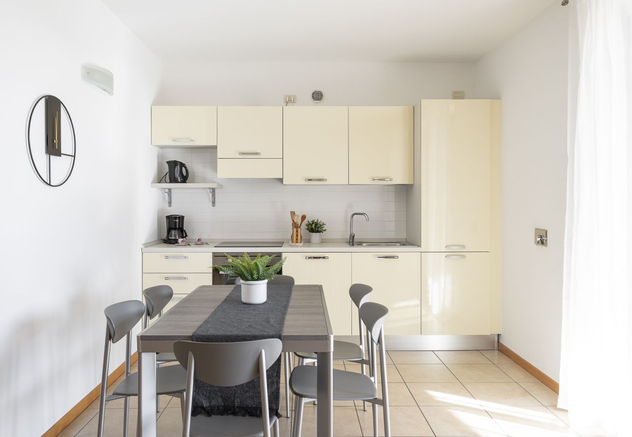 Ferienwohnung in Toscolano-Maderno - 7 Sunshine: mit Seeblick uns Pool