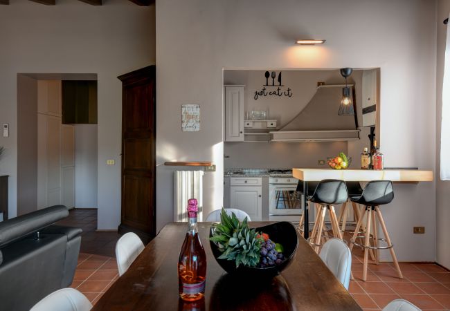 Ferienwohnung in Desenzano del Garda - Desenzanoloft Swarovski & Pool Ferienwohnung in Desenzano del Garda - Desenzanoloft Swarovski & Pool