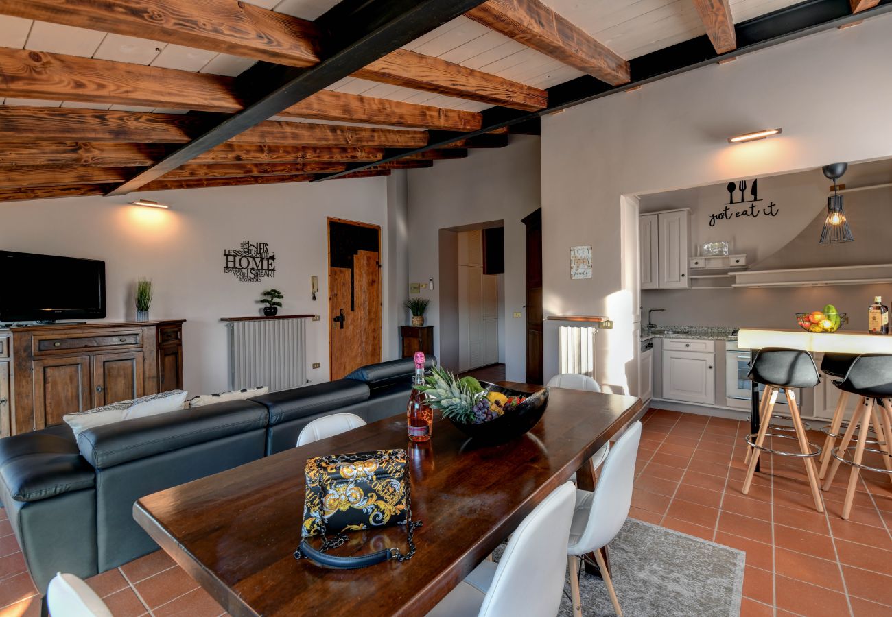 Ferienwohnung in Desenzano del Garda - Desenzanoloft Swarovski & Pool
