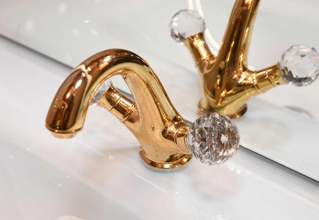 Ferienwohnung in Desenzano del Garda - Desenzanoloft Swarovski & Pool