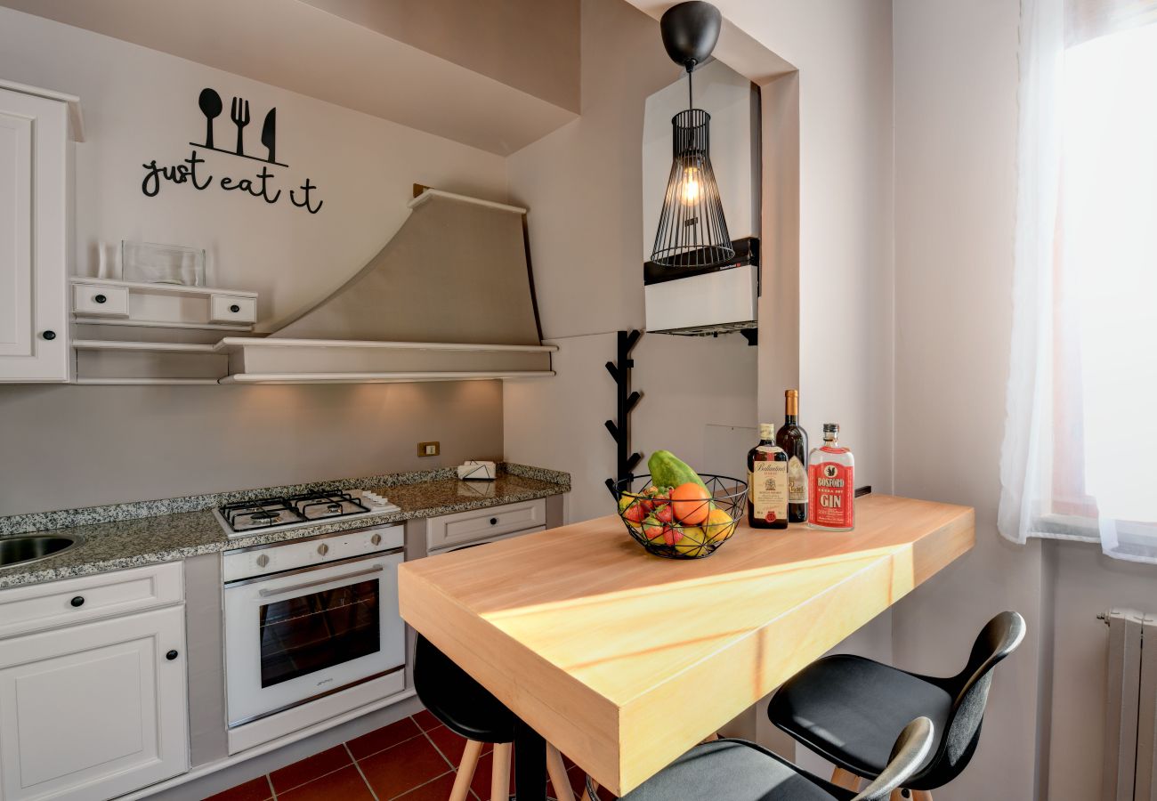 Ferienwohnung in Desenzano del Garda - Desenzanoloft Swarovski & Pool