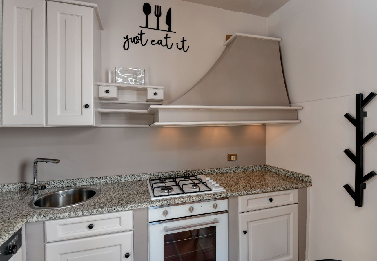 Ferienwohnung in Desenzano del Garda - Desenzanoloft Swarovski & Pool