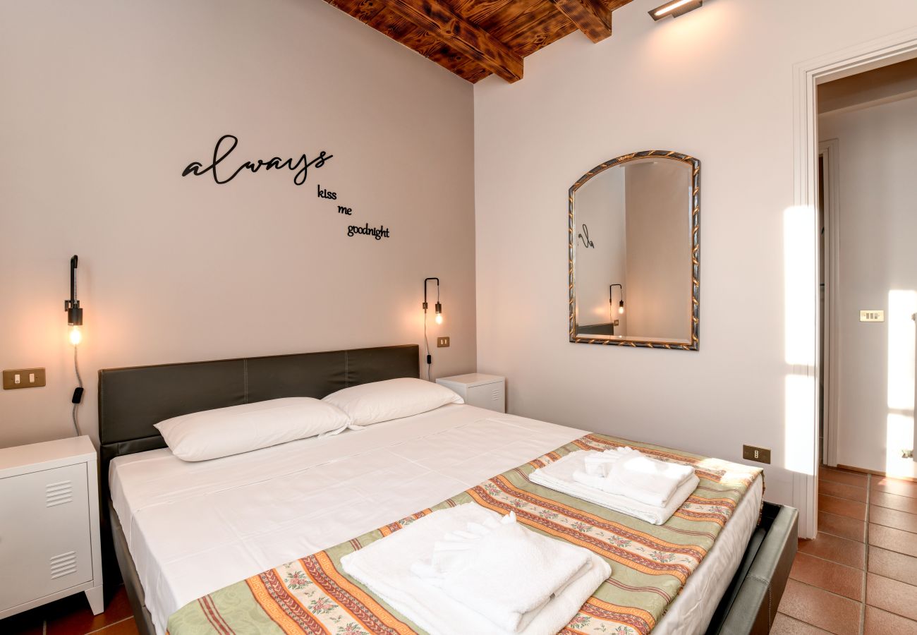 Ferienwohnung in Desenzano del Garda - Desenzanoloft Swarovski & Pool