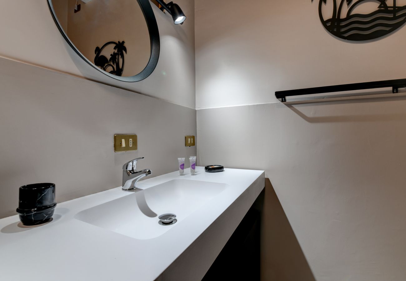 Ferienwohnung in Desenzano del Garda - Desenzanoloft Swarovski & Pool