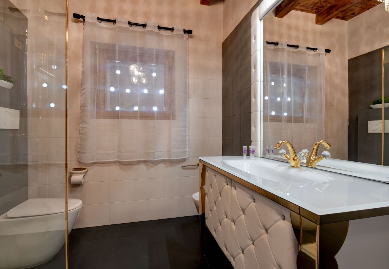 Ferienwohnung in Desenzano del Garda - Desenzanoloft Swarovski & Pool