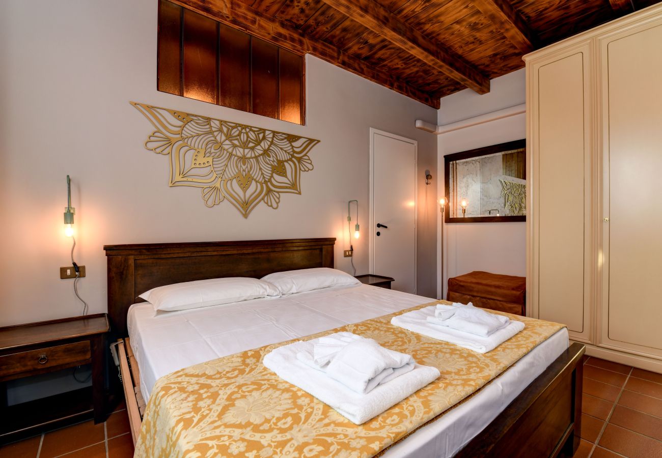 Ferienwohnung in Desenzano del Garda - Desenzanoloft Swarovski & Pool