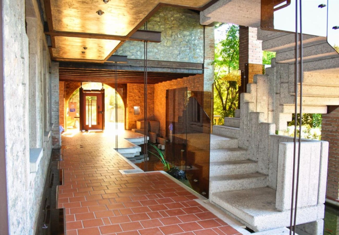 Ferienwohnung in Desenzano del Garda - Desenzanoloft Swarovski & Pool