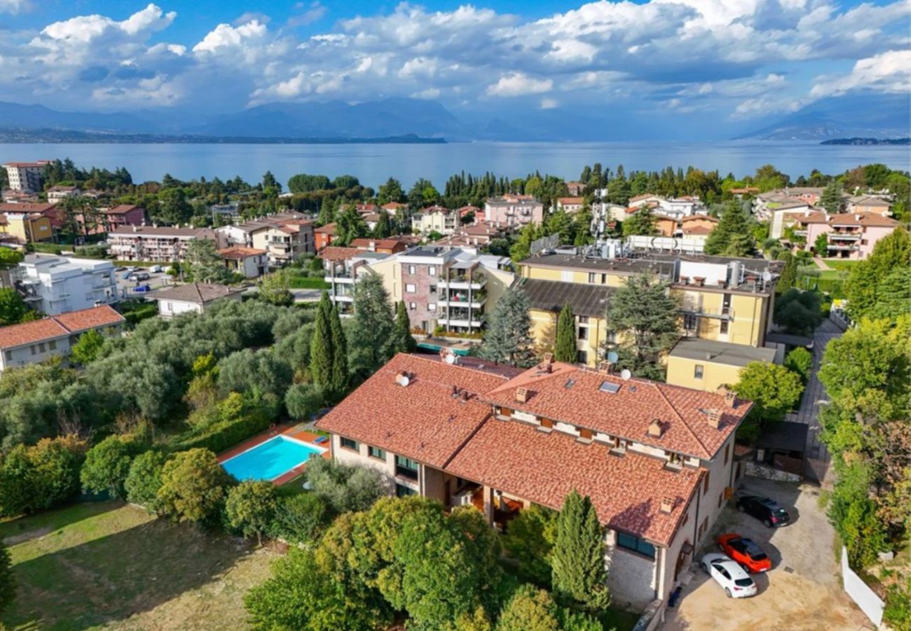 Ferienwohnung in Desenzano del Garda - Desenzanoloft Swarovski & Pool