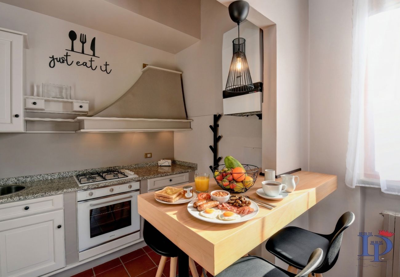 Ferienwohnung in Desenzano del Garda - Desenzanoloft Swarovski & Pool