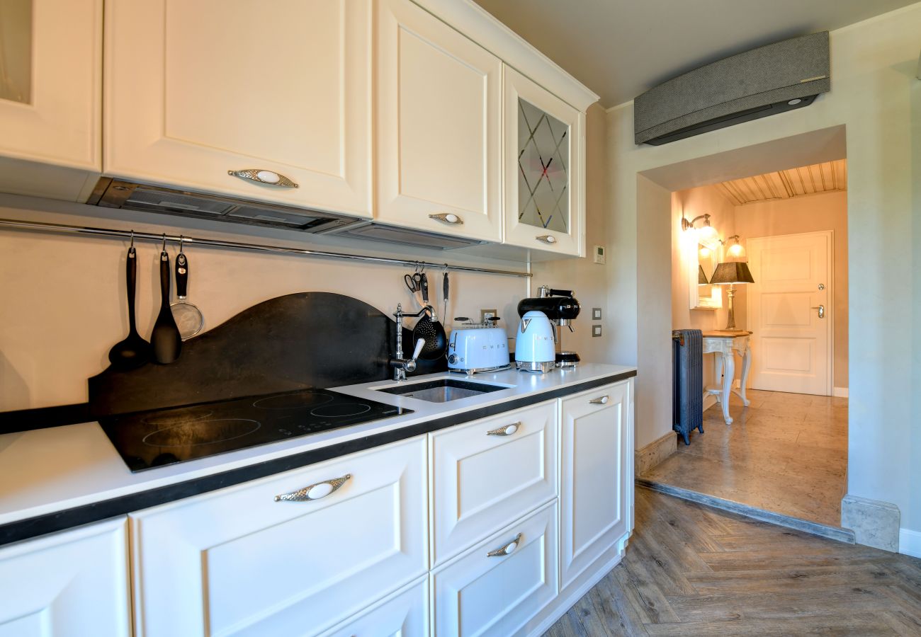Ferienwohnung in Desenzano del Garda - DesenzanoLoft : La Vite Luxury Appartment 1 CIN IT017067C2HOLOZDF9