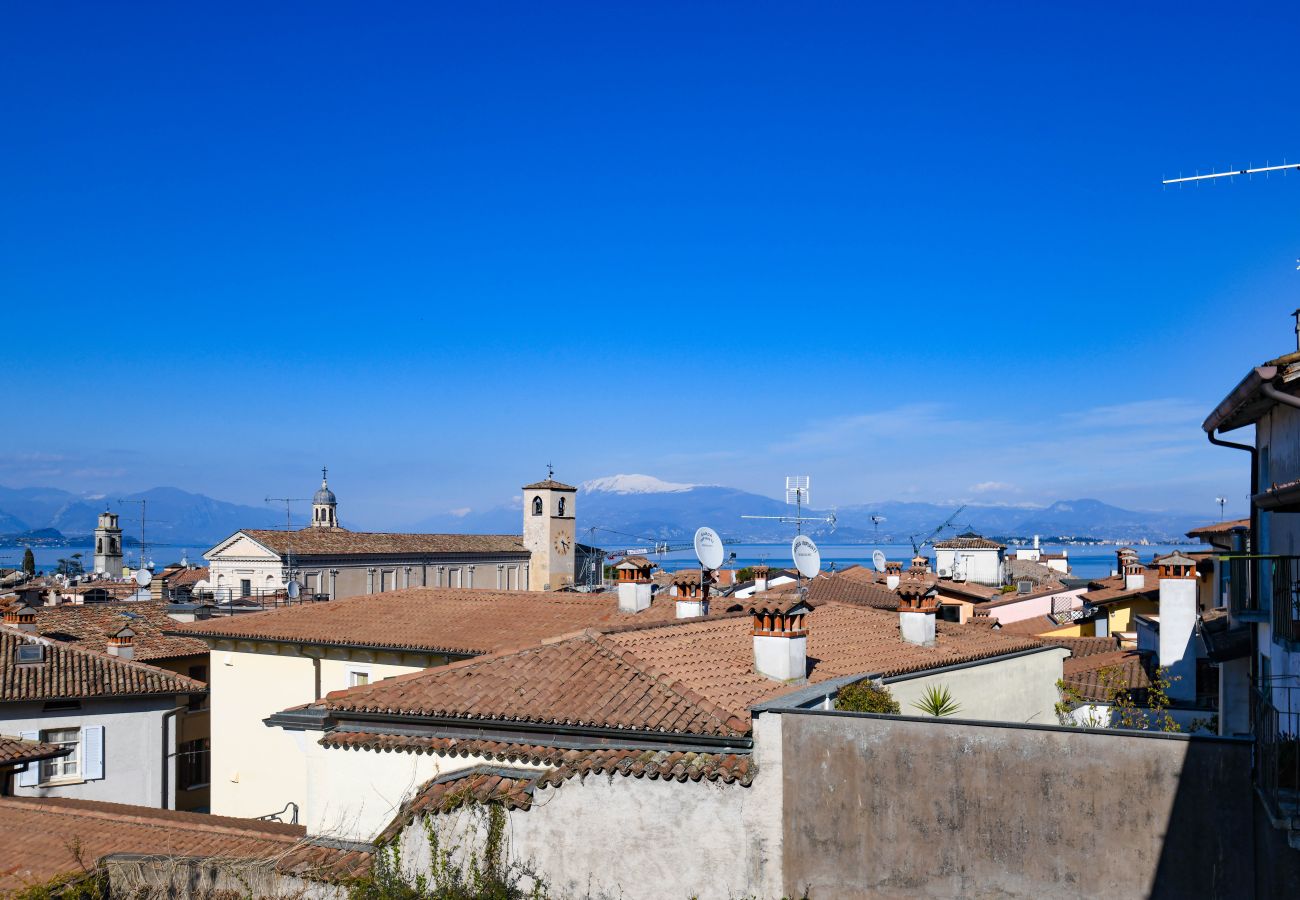 Ferienwohnung in Desenzano del Garda - DesenzanoLoft : La Vite Luxury Appartment 2 CIN IT017067C2HOLOZDF9 