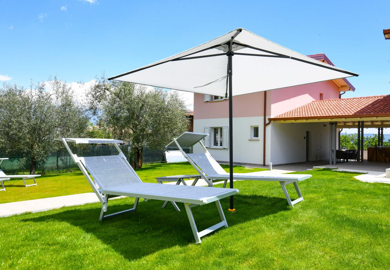 Villa in Toscolano-Maderno - Le Casette - Leccino mit Seeblick, Pool und Jacuzzi