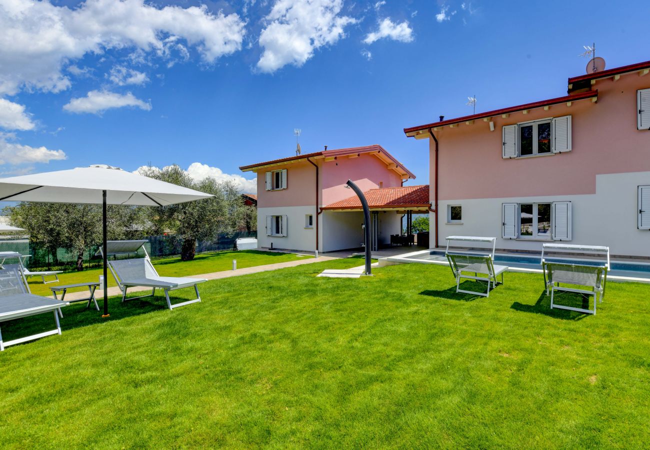 Villa in Toscolano-Maderno - Le Casette - Leccino mit Seeblick, Pool und Jacuzzi