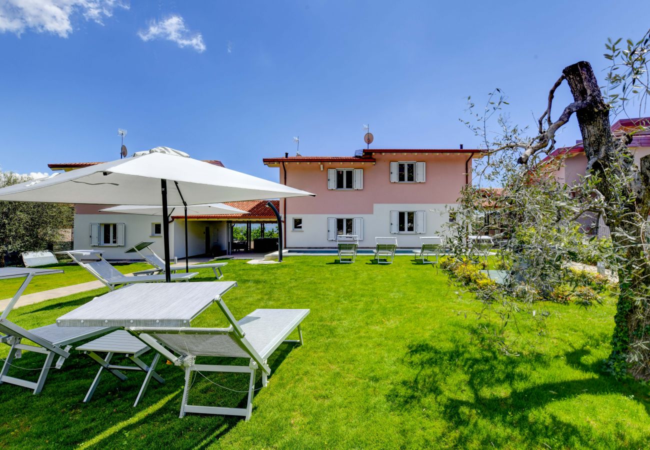 Villa in Toscolano-Maderno - Le Casette - Leccino mit Seeblick, Pool und Jacuzzi