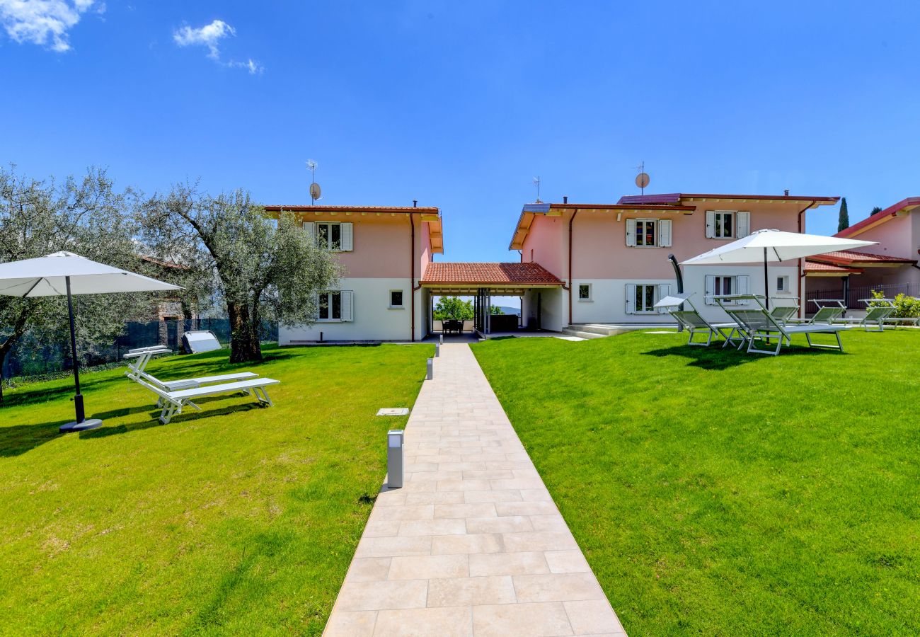 Villa in Toscolano-Maderno - Le Casette - Leccino mit Seeblick, Pool und Jacuzzi