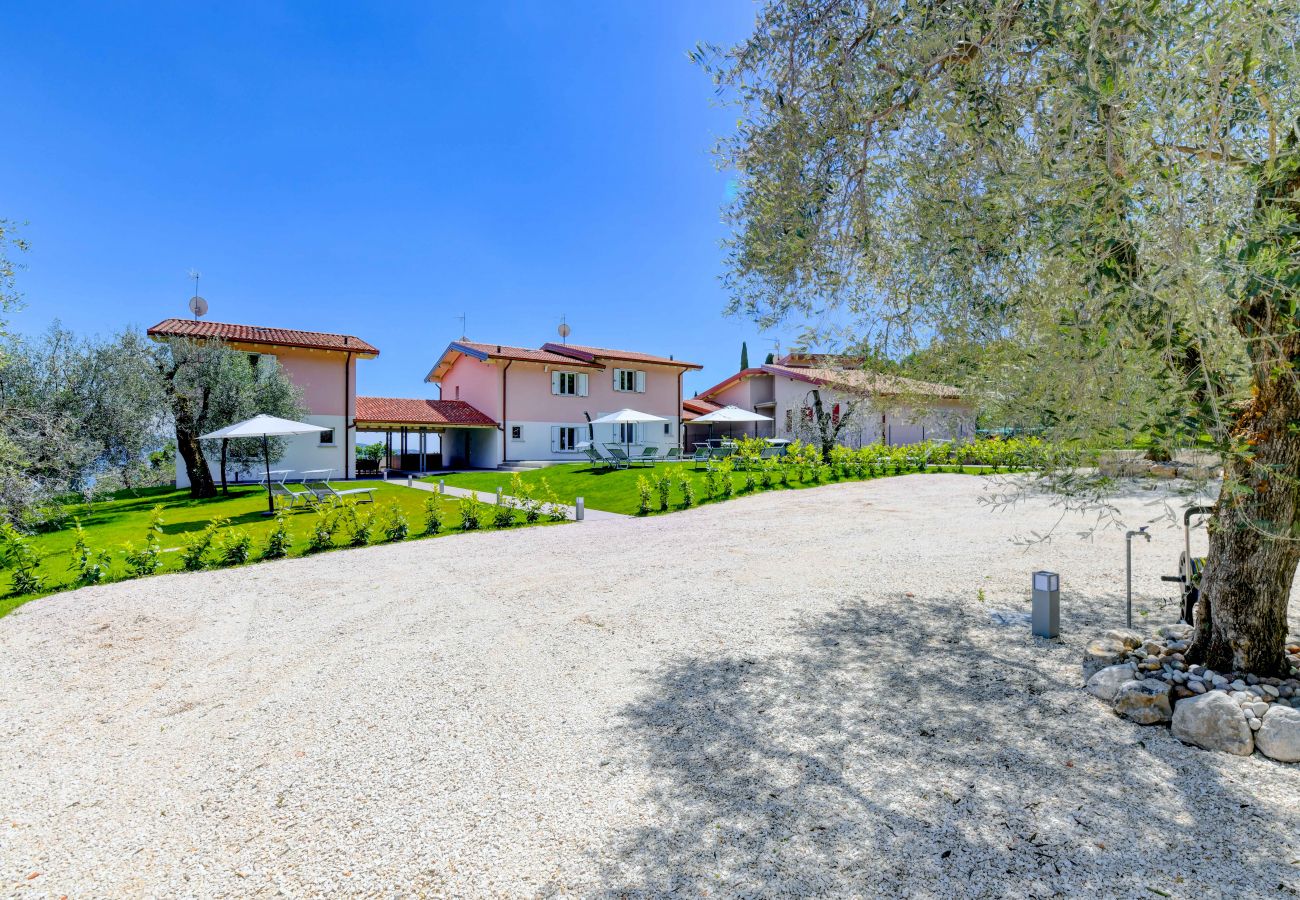 Villa in Toscolano-Maderno - Le Casette - Leccino mit Seeblick, Pool und Jacuzzi