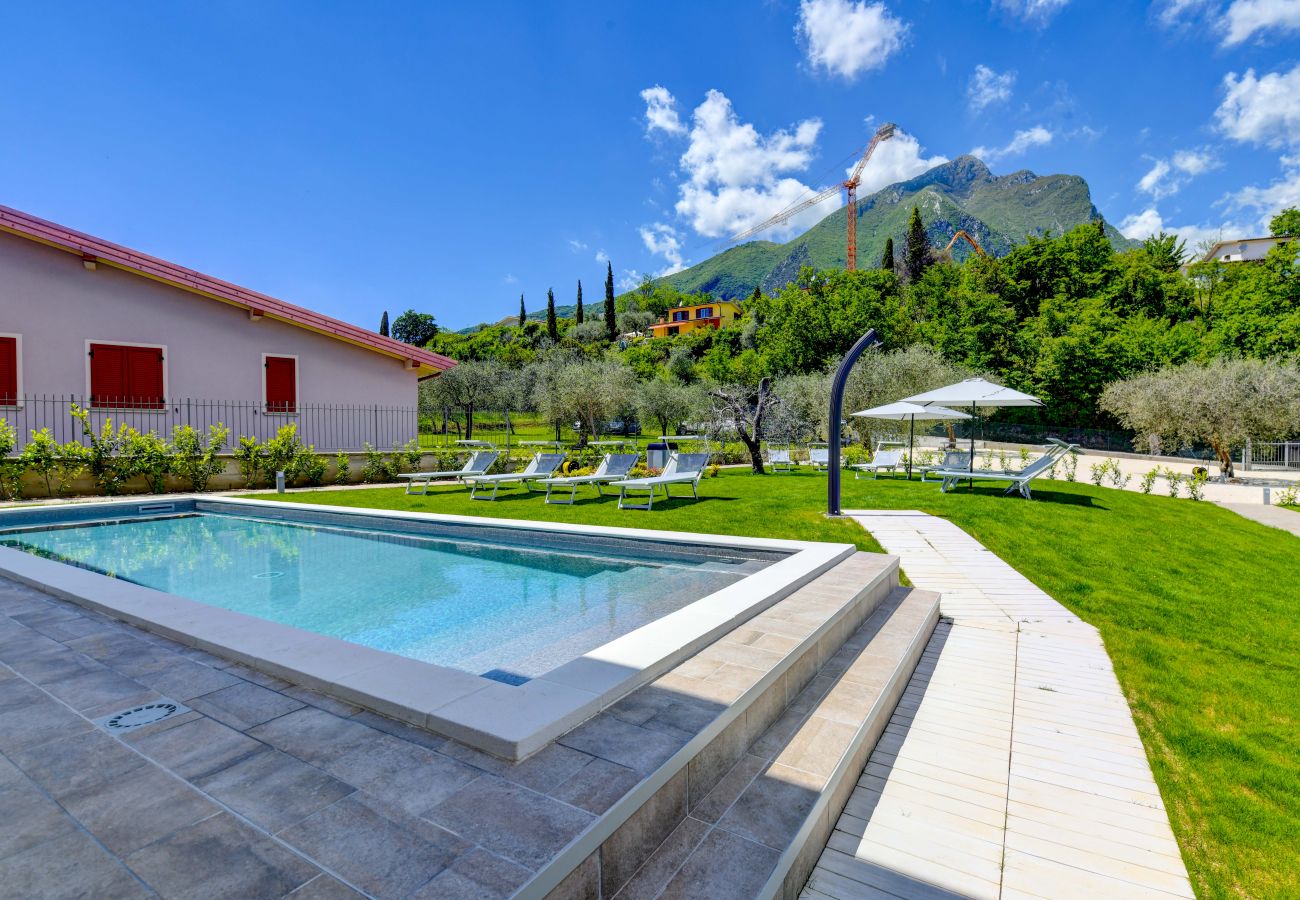 Villa in Toscolano-Maderno - Le Casette - Leccino mit Seeblick, Pool und Jacuzzi