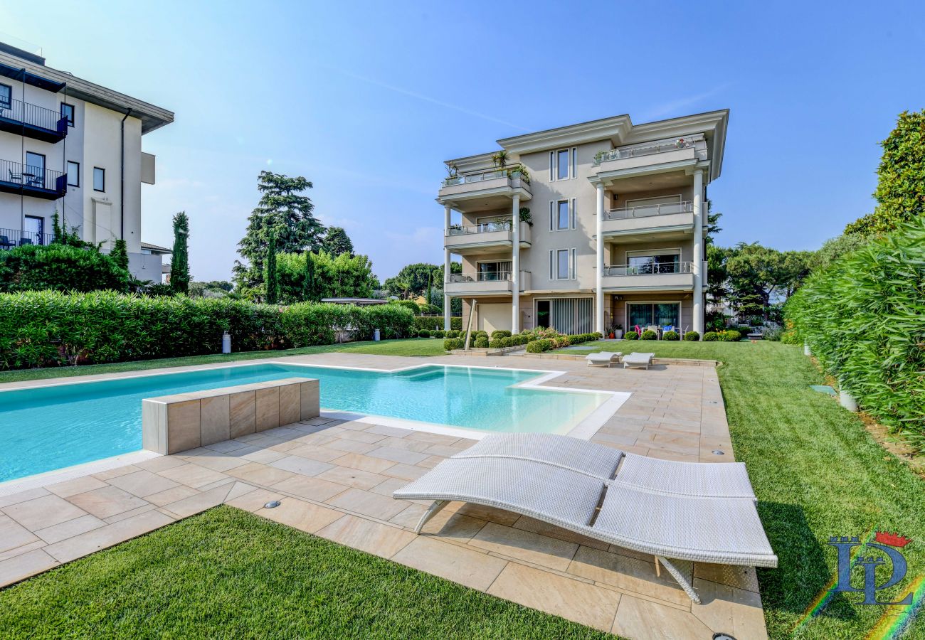 Ferienwohnung in Desenzano del Garda - DesenzanoLoft : Oscar Luxury Suite  (CIR 017067CNI-00676) 