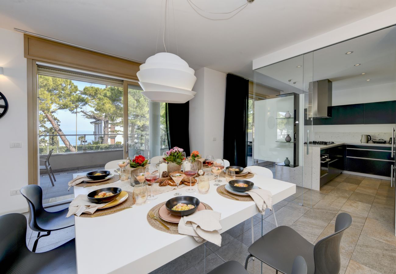 Ferienwohnung in Desenzano del Garda - Desenzanoloft Oscar Luxury Suite