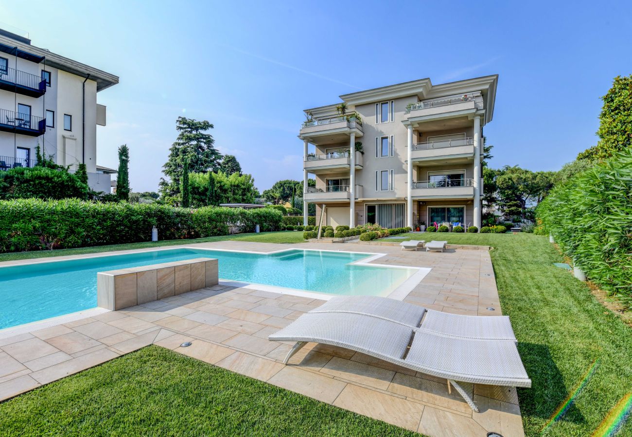 Ferienwohnung in Desenzano del Garda - Desenzanoloft Oscar Luxury Suite