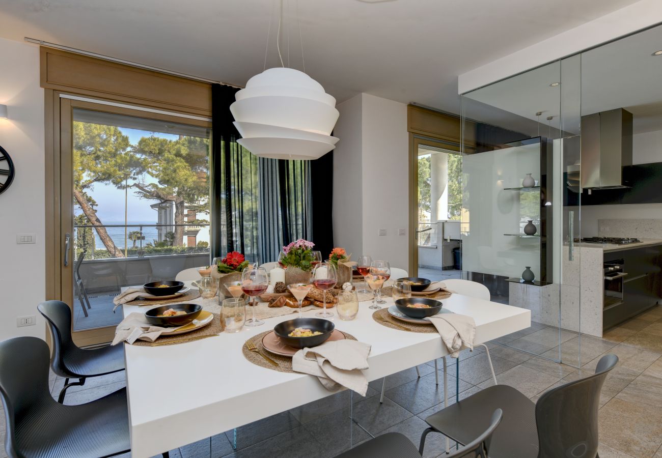 Ferienwohnung in Desenzano del Garda - Desenzanoloft Oscar Luxury Suite