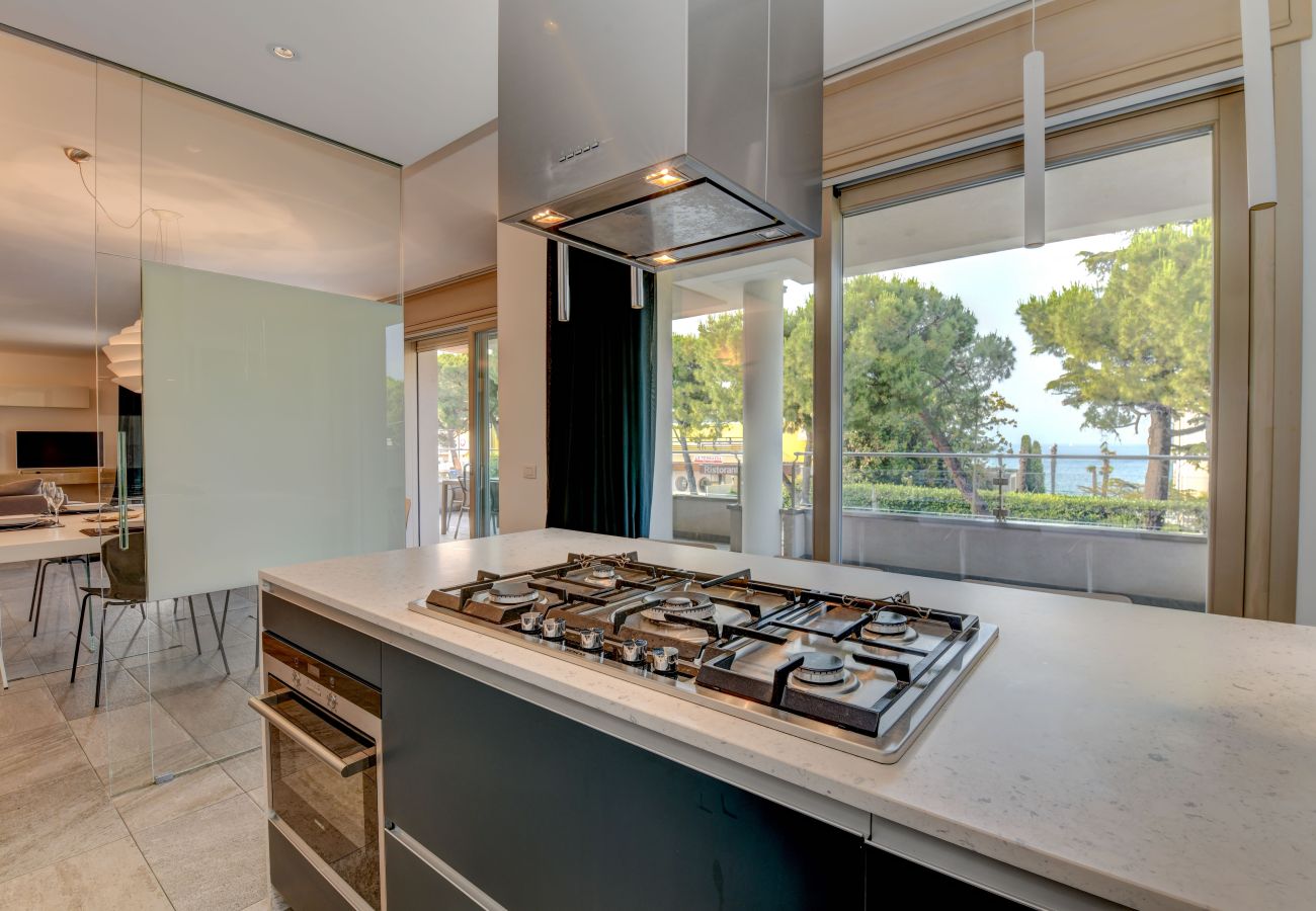 Ferienwohnung in Desenzano del Garda - Desenzanoloft Oscar Luxury Suite