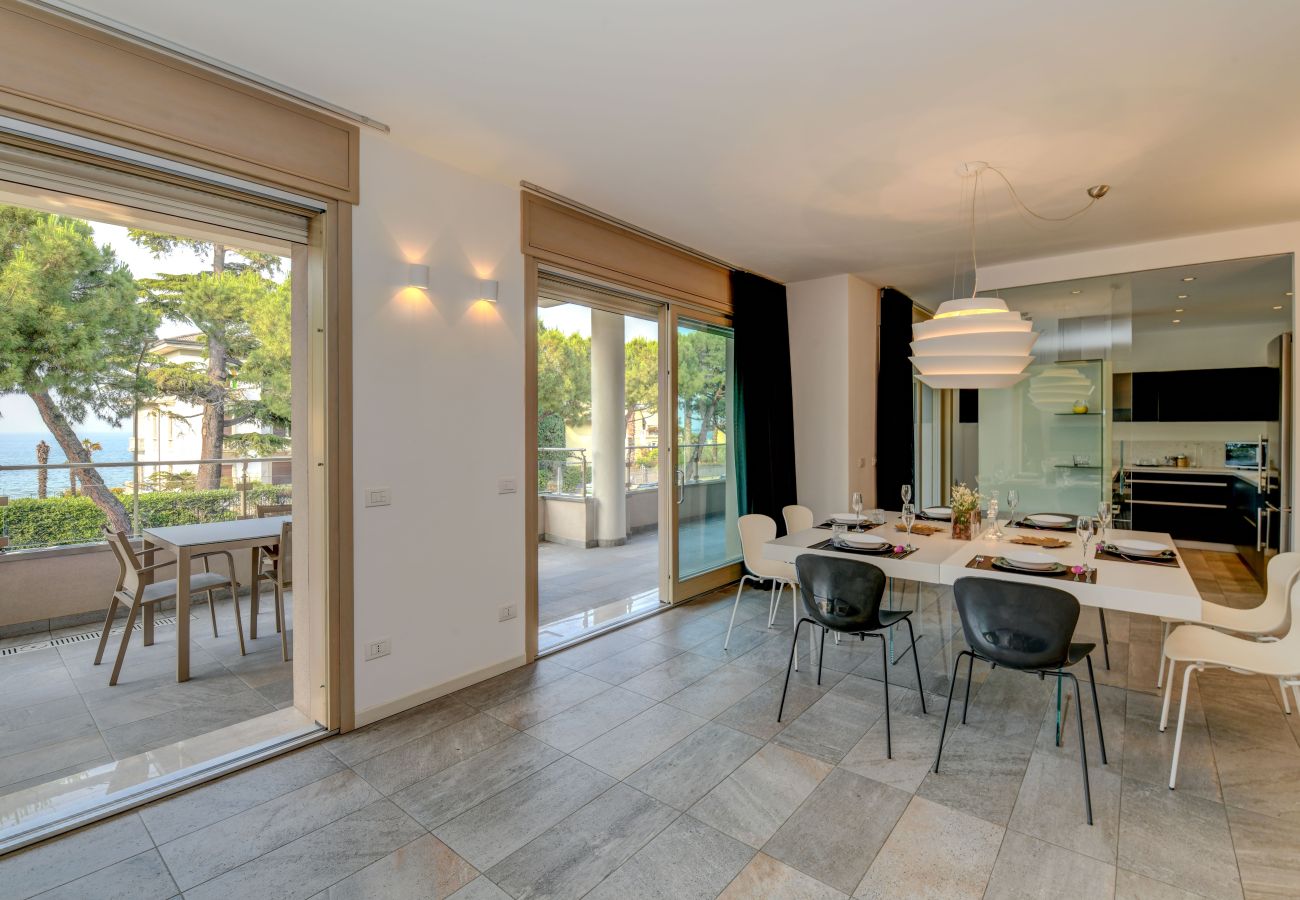 Ferienwohnung in Desenzano del Garda - Desenzanoloft Oscar Luxury Suite