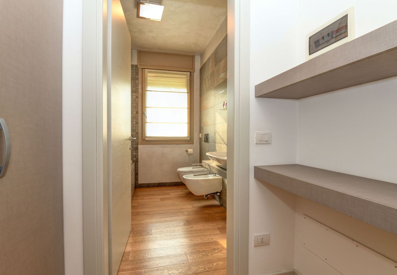 Ferienwohnung in Desenzano del Garda - Desenzanoloft Oscar Luxury Suite