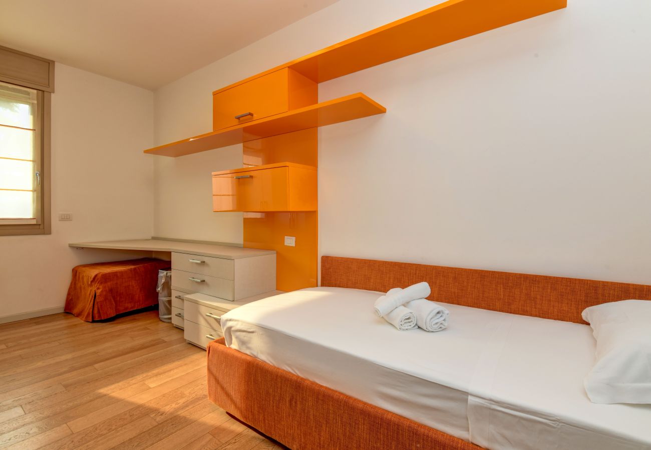 Ferienwohnung in Desenzano del Garda - Desenzanoloft Oscar Luxury Suite