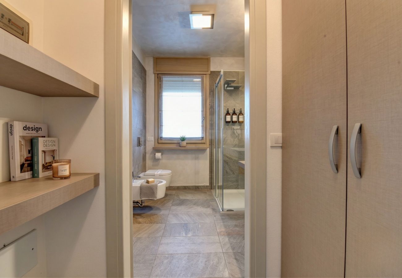 Ferienwohnung in Desenzano del Garda - Desenzanoloft Oscar Luxury Suite