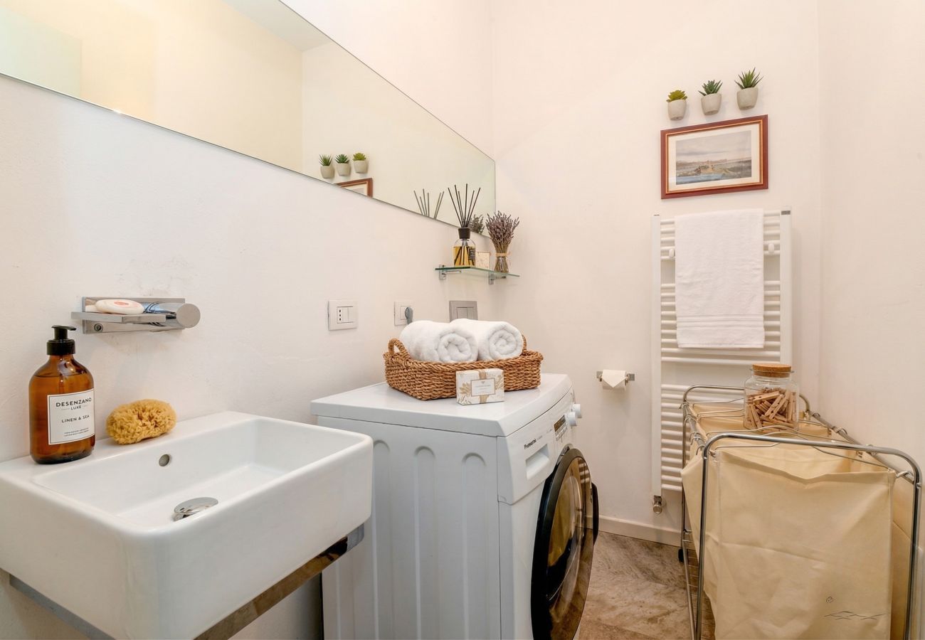 Ferienwohnung in Desenzano del Garda - Desenzanoloft Oscar Luxury Suite